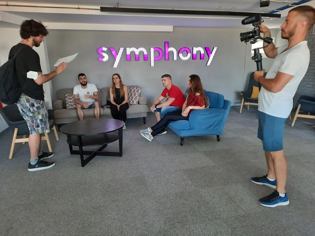 Uvod u igru Cyclop Virus ispred Symphony logotipa, escape igra Door 404 rađena po meri